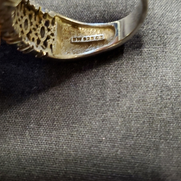 Sterling Silver and CZ Ladies Ring - Picture 5 of 8